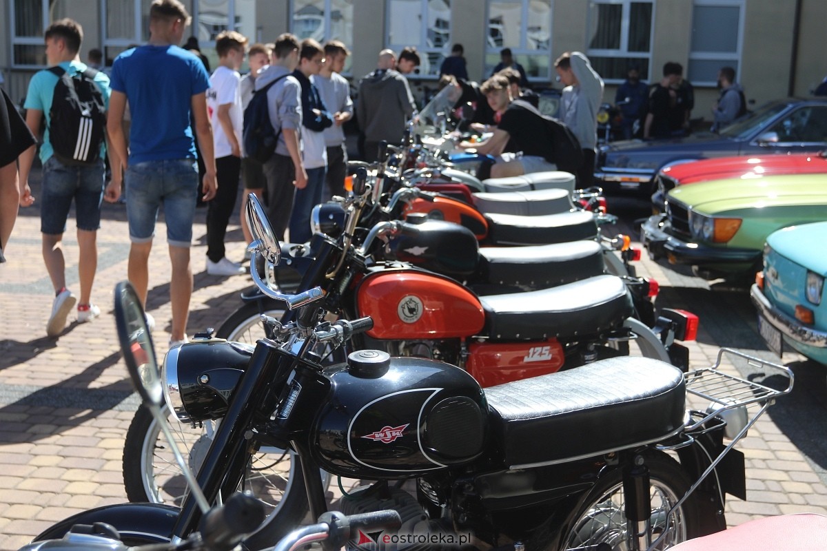 Pokaz motoryzacji w ZSZ 1 w Ostrołęce [30.05.2025] - zdjęcie #31 - eOstroleka.pl