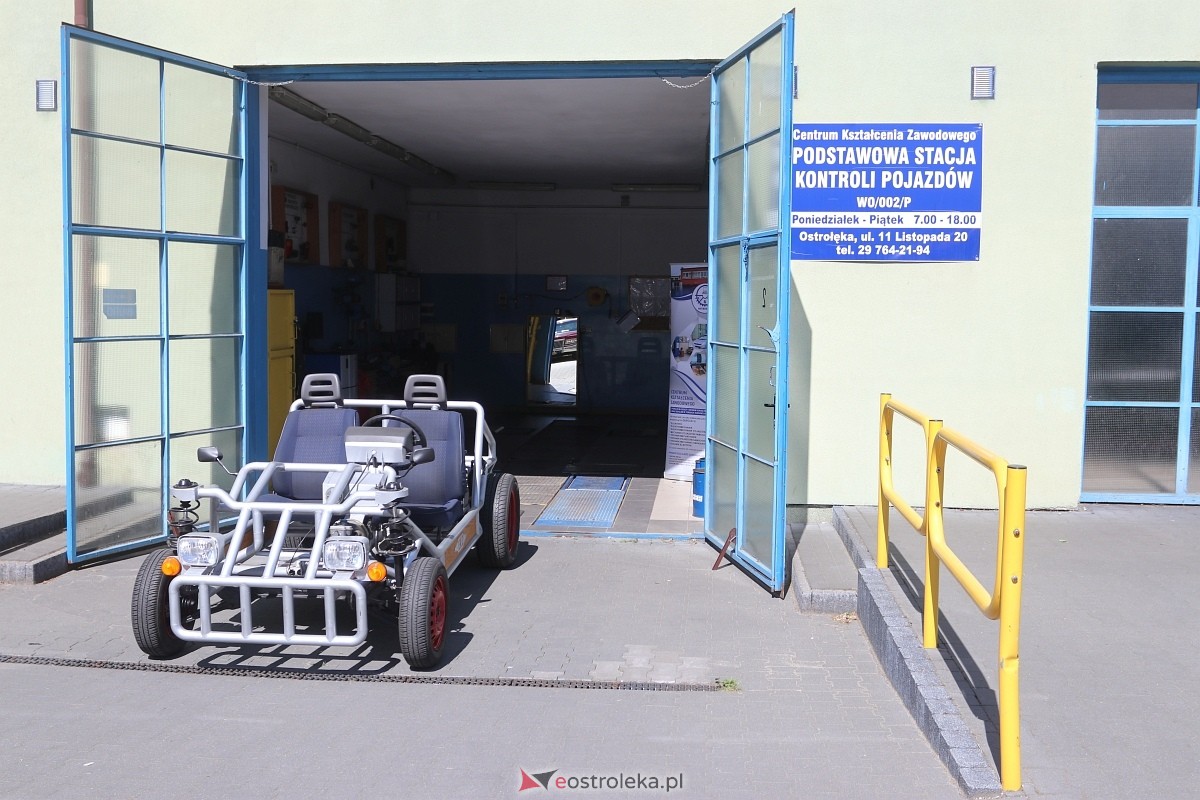 Pokaz motoryzacji w ZSZ 1 w Ostrołęce [30.05.2025] - zdjęcie #21 - eOstroleka.pl
