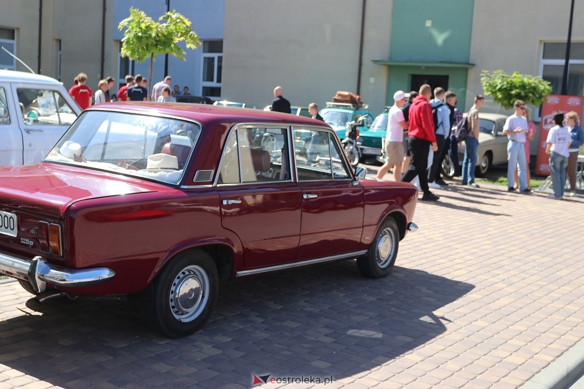 Pokaz motoryzacji w ZSZ 1 w Ostrołęce [30.05.2025] - zdjęcie #18 - eOstroleka.pl