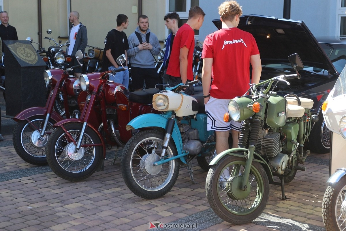 Pokaz motoryzacji w ZSZ 1 w Ostrołęce [30.05.2025] - zdjęcie #11 - eOstroleka.pl