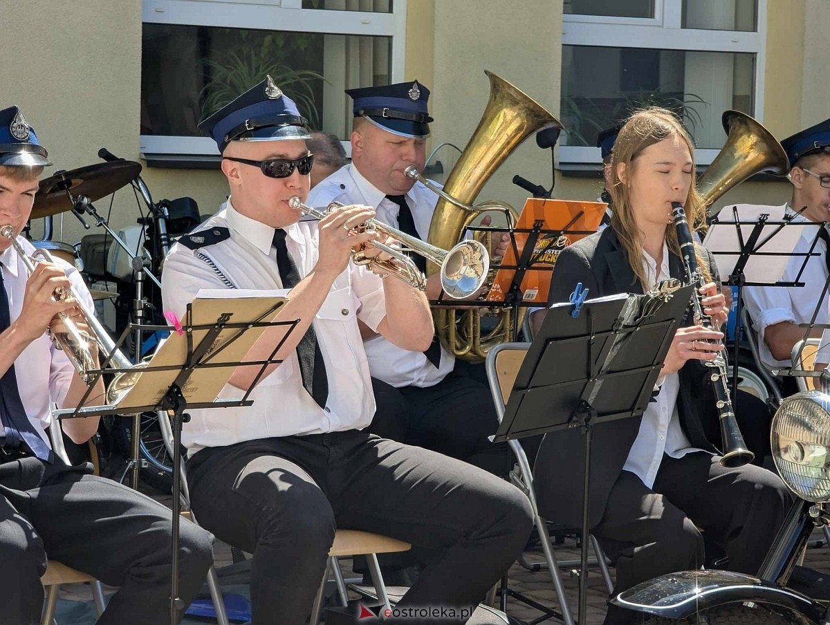 Dzień otwarty w ZSZ nr 1 - koncert orkiestry dętej OSP Ostrołęka [30.05.2025] - zdjęcie #27 - eOstroleka.pl