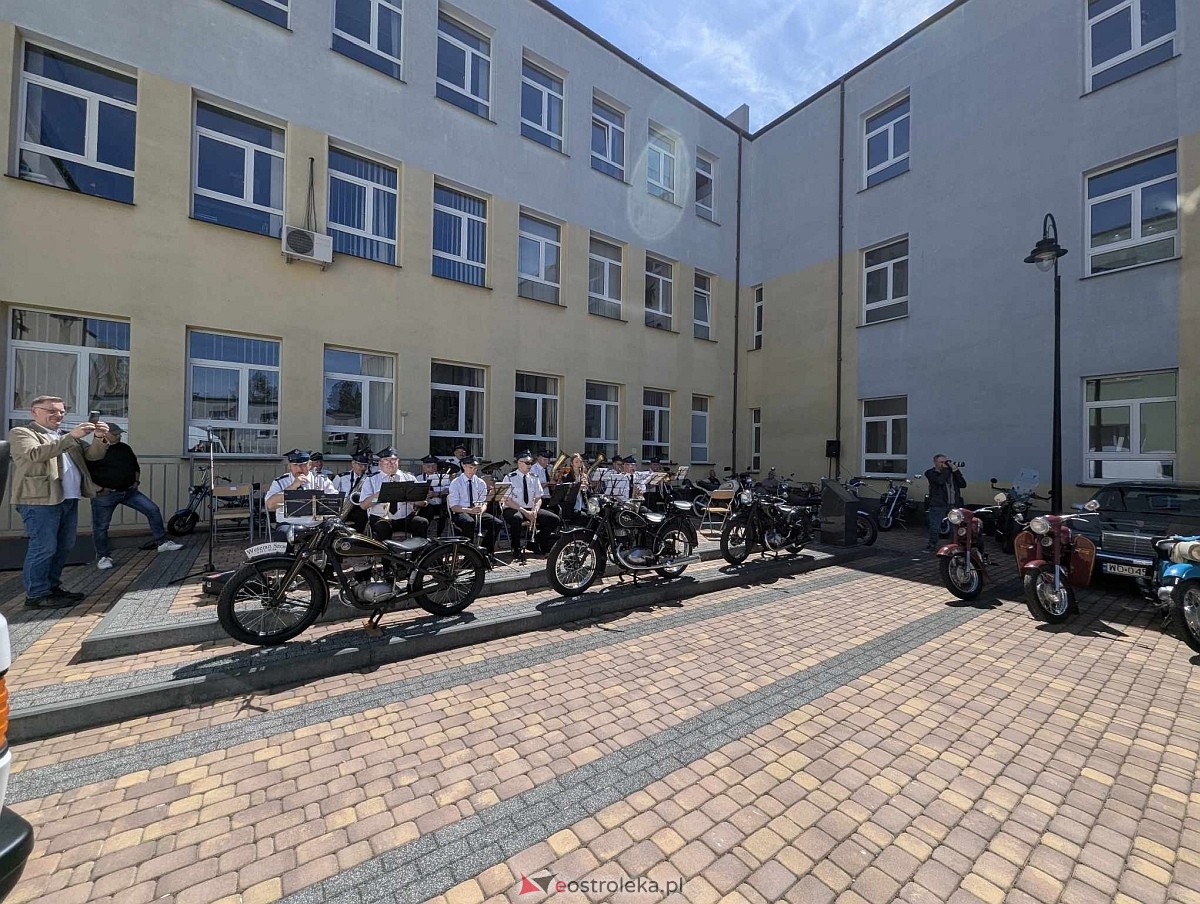 Dzień otwarty w ZSZ nr 1 - koncert orkiestry dętej OSP Ostrołęka [30.05.2025] - zdjęcie #11 - eOstroleka.pl