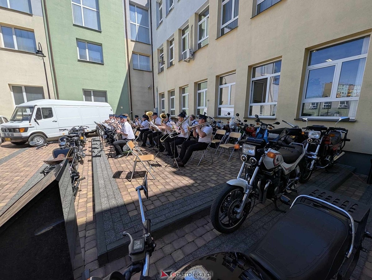 Dzień otwarty w ZSZ nr 1 - koncert orkiestry dętej OSP Ostrołęka [30.05.2025] - zdjęcie #6 - eOstroleka.pl