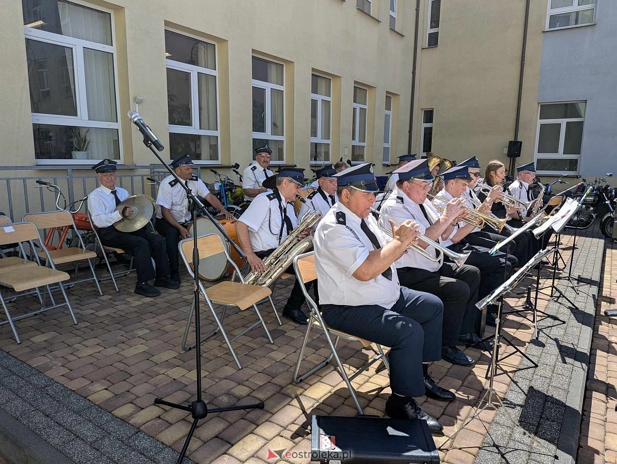 Dzień otwarty w ZSZ nr 1 - koncert orkiestry dętej OSP Ostrołęka [30.05.2025] - zdjęcie #4 - eOstroleka.pl