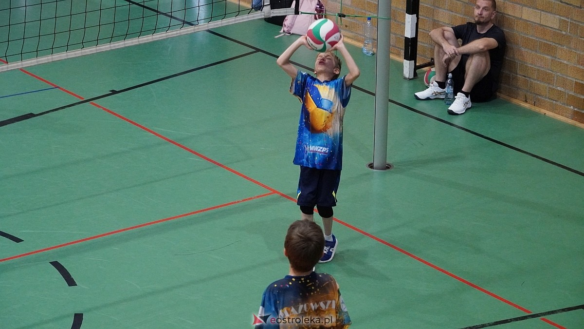 Rodzinny turniej siatkarskich dwójek w Szkole Podstawowej nr 5 [30.05.2025] - zdjęcie #38 - eOstroleka.pl