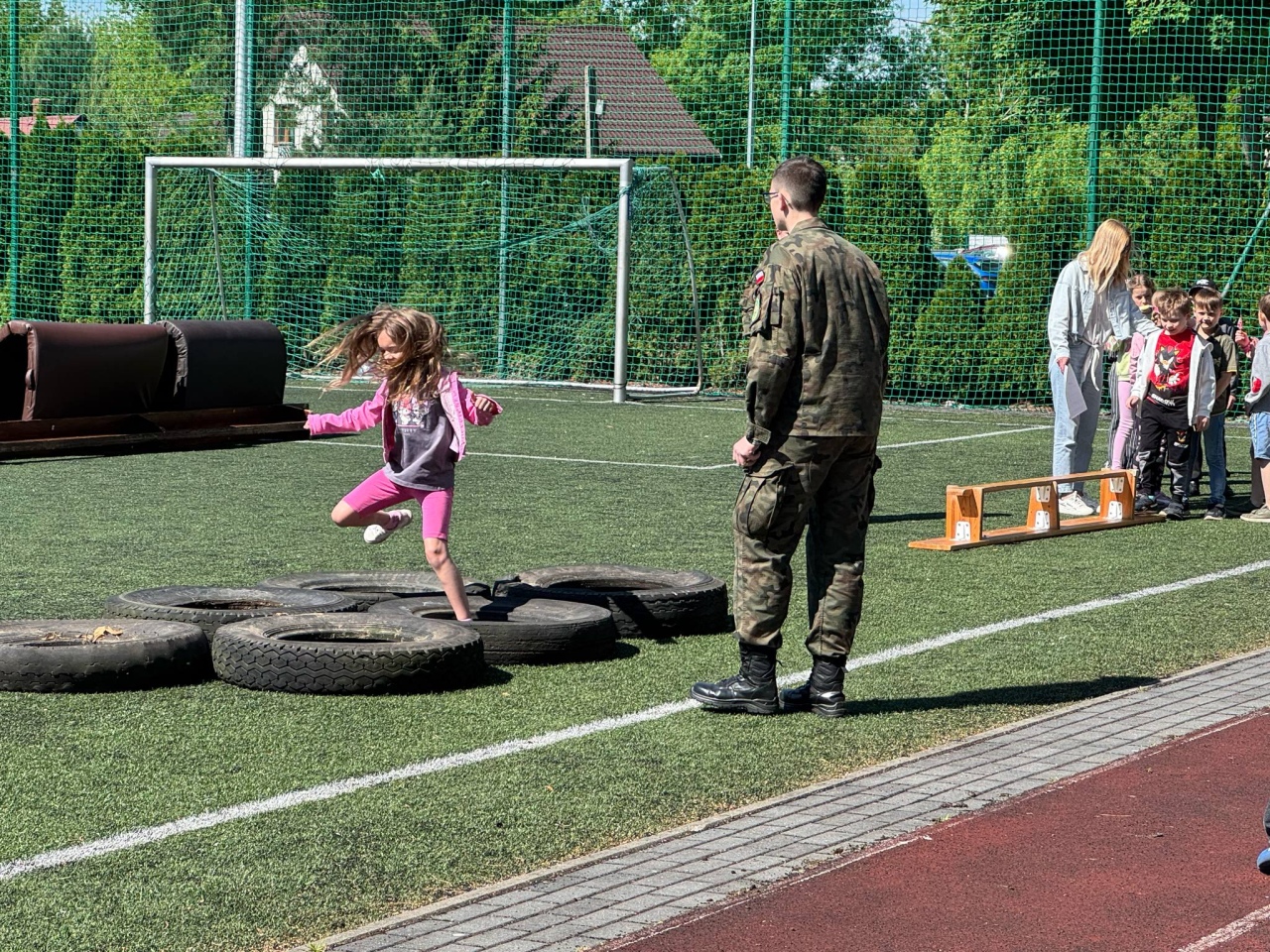 Dzień dziecka w SP Nr 4  - zdjęcie #20 - eOstroleka.pl