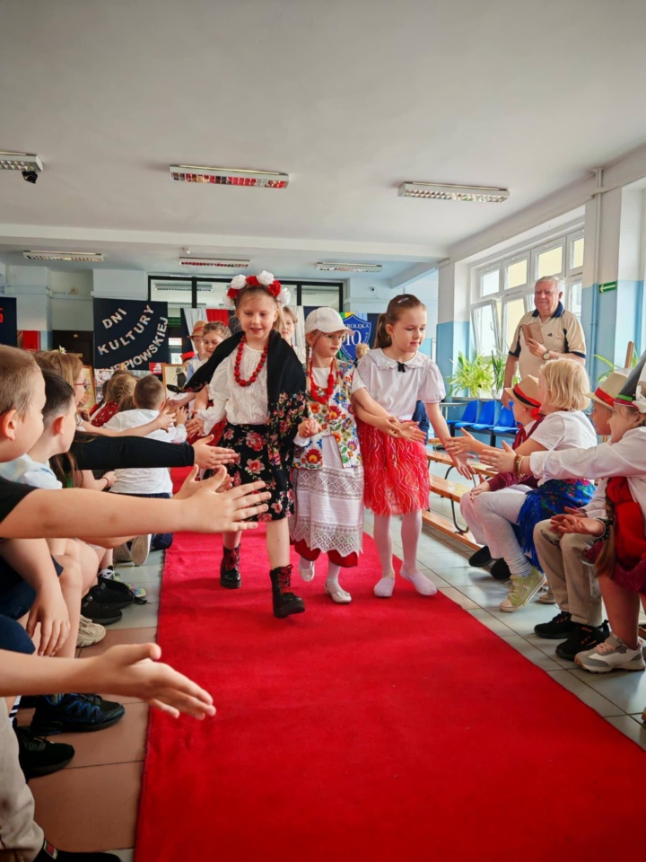 Dni Kultury Kurpiowskiej w SP 10 - zdjęcie #27 - eOstroleka.pl