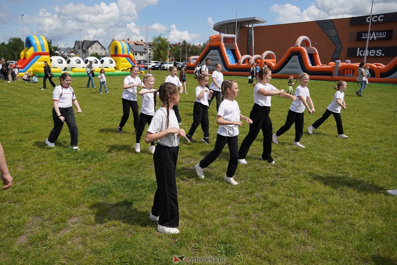 Dzień Dziecka z Galerią Bursztynową [31.05.2025] - zdjęcie #10 - eOstroleka.pl