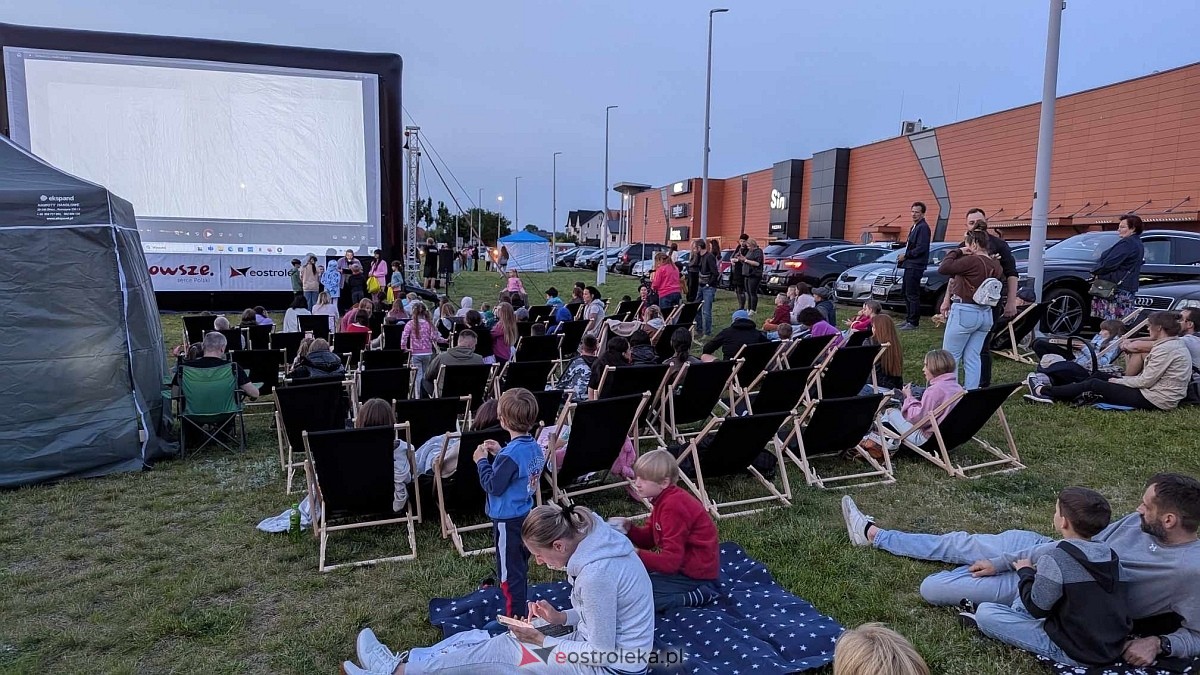 Kino plenerowe 2025 w Ostrołęce - inauguracja sezonu [31.05.2025] - zdjęcie #24 - eOstroleka.pl