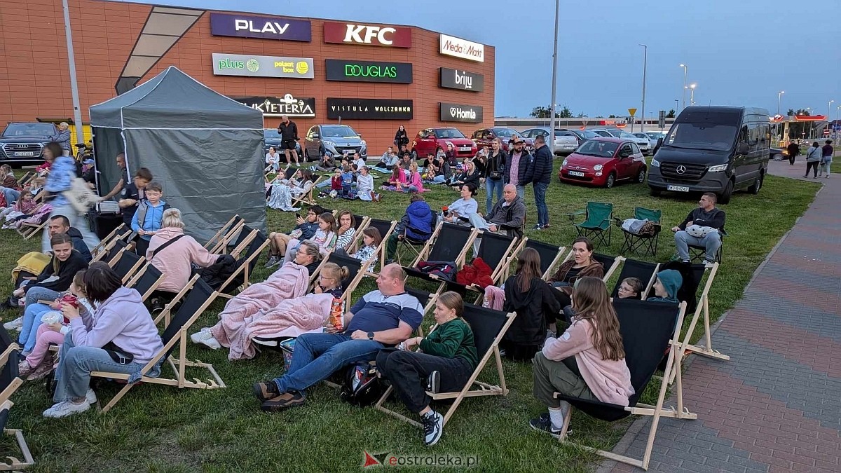 Kino plenerowe 2025 w Ostrołęce - inauguracja sezonu [31.05.2025] - zdjęcie #22 - eOstroleka.pl