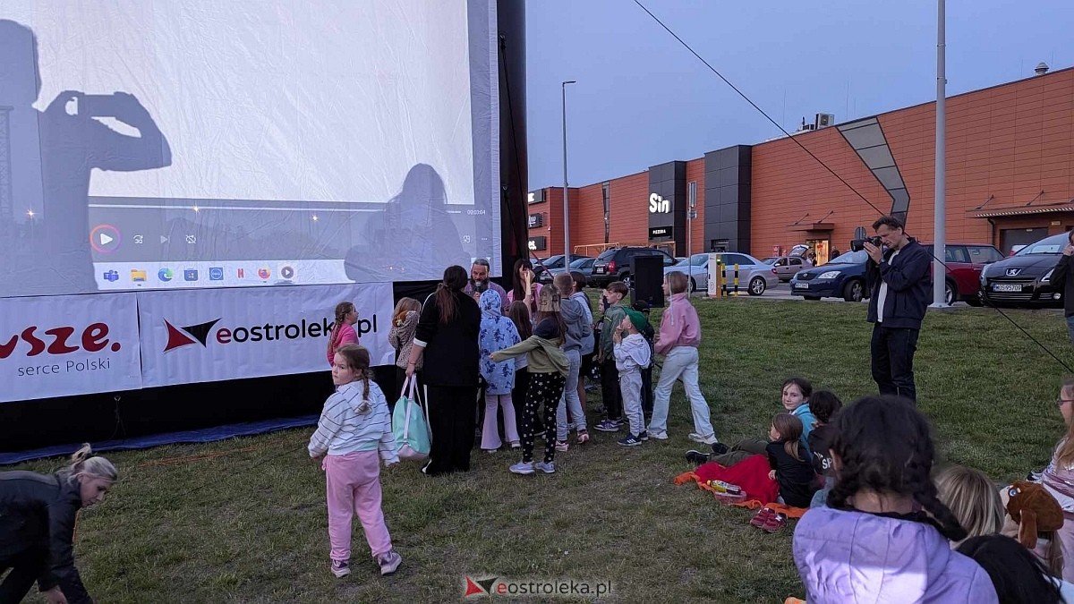 Kino plenerowe 2025 w Ostrołęce - inauguracja sezonu [31.05.2025] - zdjęcie #18 - eOstroleka.pl