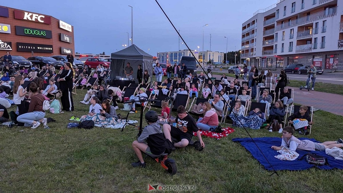 Kino plenerowe 2025 w Ostrołęce - inauguracja sezonu [31.05.2025] - zdjęcie #16 - eOstroleka.pl