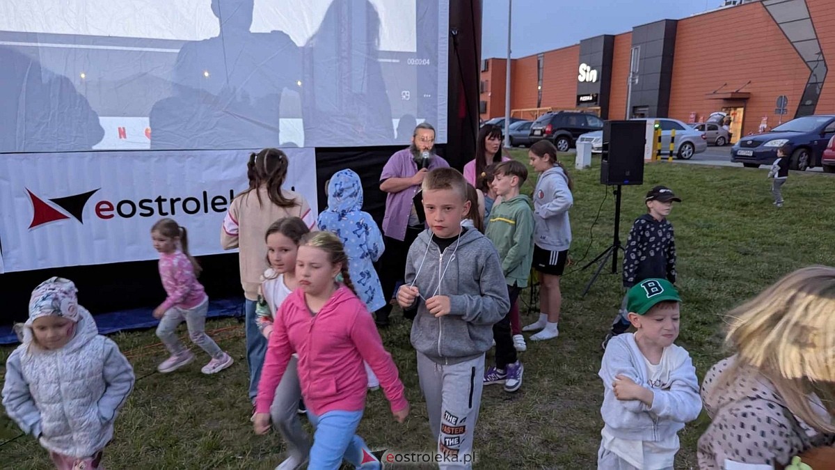 Kino plenerowe 2025 w Ostrołęce - inauguracja sezonu [31.05.2025] - zdjęcie #15 - eOstroleka.pl