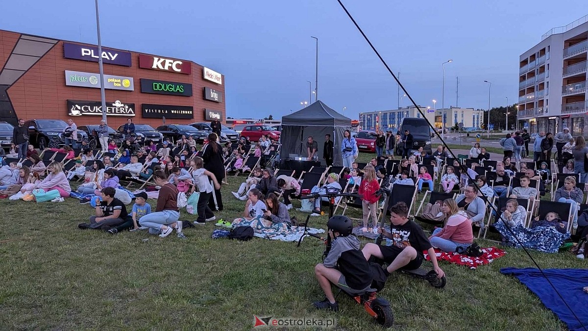 Kino plenerowe 2025 w Ostrołęce - inauguracja sezonu [31.05.2025] - zdjęcie #13 - eOstroleka.pl