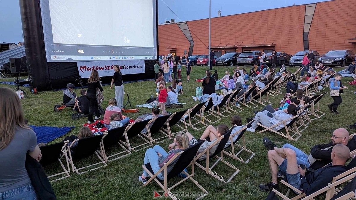 Kino plenerowe 2025 w Ostrołęce - inauguracja sezonu [31.05.2025] - zdjęcie #6 - eOstroleka.pl