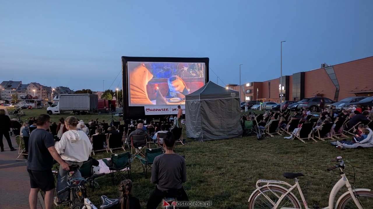 Kino plenerowe 2025 w Ostrołęce - inauguracja sezonu [31.05.2025] - zdjęcie #1 - eOstroleka.pl
