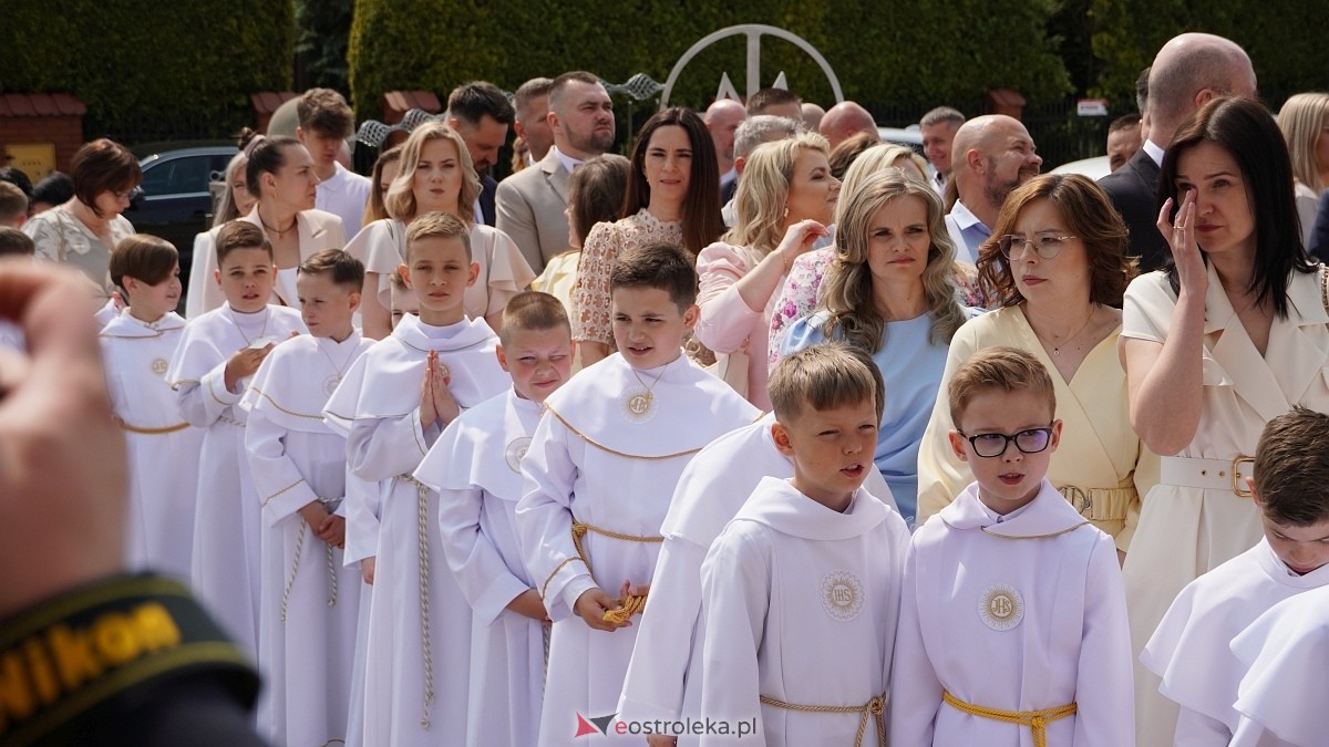 I Komunia w Parafii NMP Królowej Rodzin w Ostrołęce [01.06.2025] - zdjęcie #71 - eOstroleka.pl