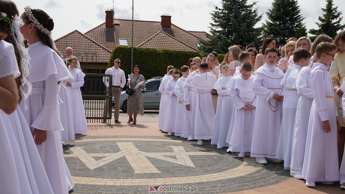 I Komunia w Parafii NMP Królowej Rodzin w Ostrołęce [01.06.2025] - zdjęcie #58 - eOstroleka.pl