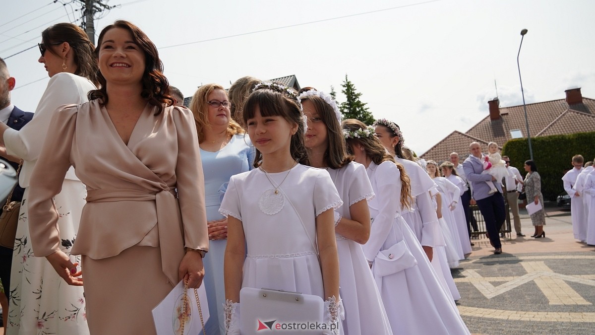 I Komunia w Parafii NMP Królowej Rodzin w Ostrołęce [01.06.2025] - zdjęcie #57 - eOstroleka.pl