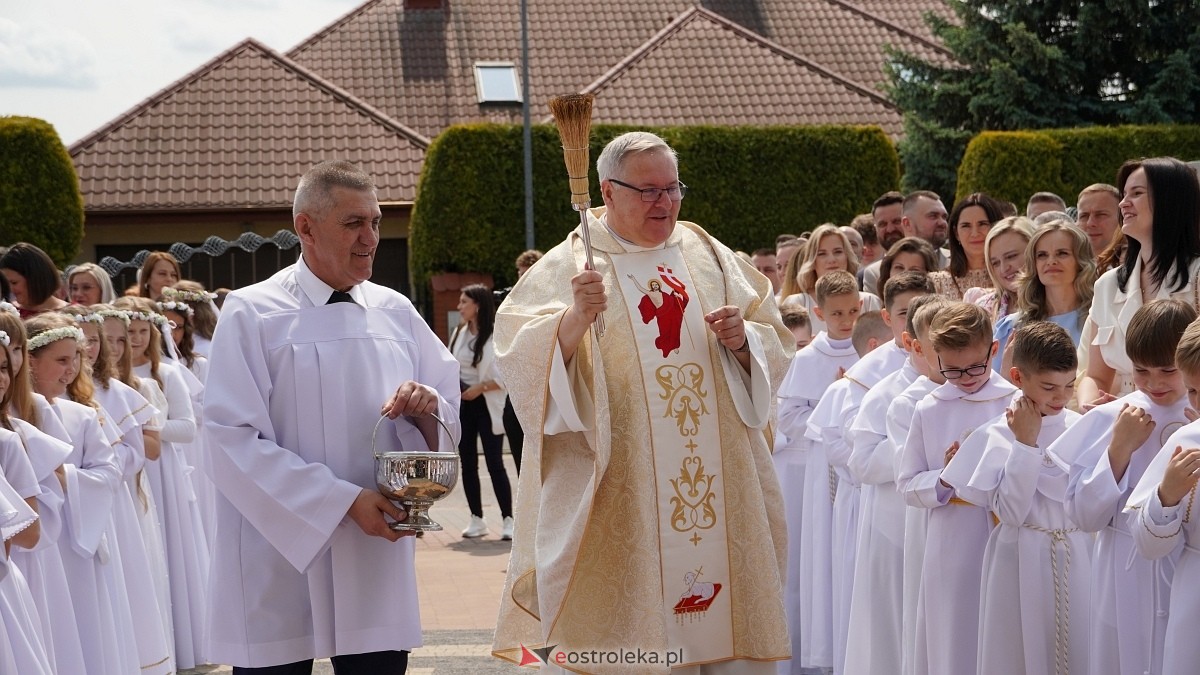 I Komunia w Parafii NMP Królowej Rodzin w Ostrołęce [01.06.2025] - zdjęcie #21 - eOstroleka.pl