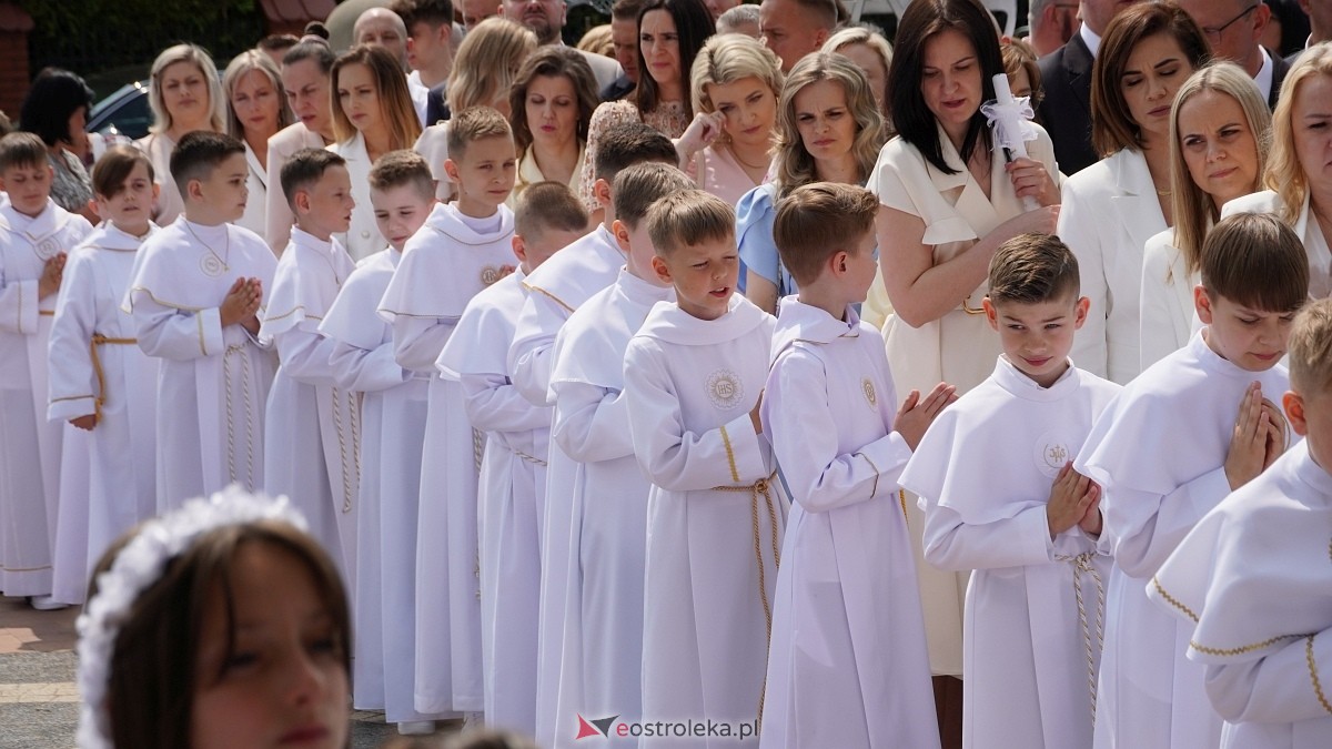 I Komunia w Parafii NMP Królowej Rodzin w Ostrołęce [01.06.2025] - zdjęcie #18 - eOstroleka.pl