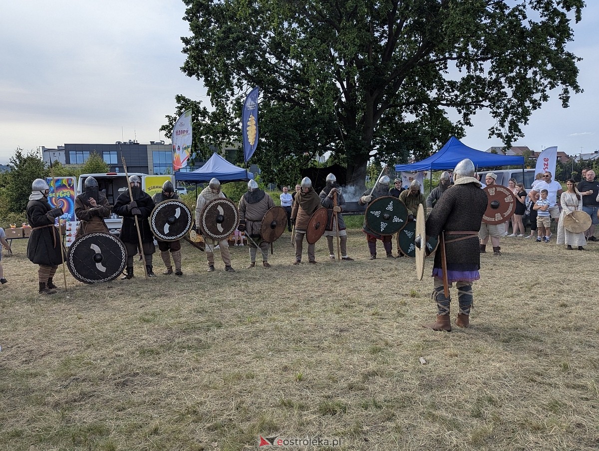 Piknik historyczny na osiedlu Centrum [01.06.2025] - zdjęcie #37 - eOstroleka.pl