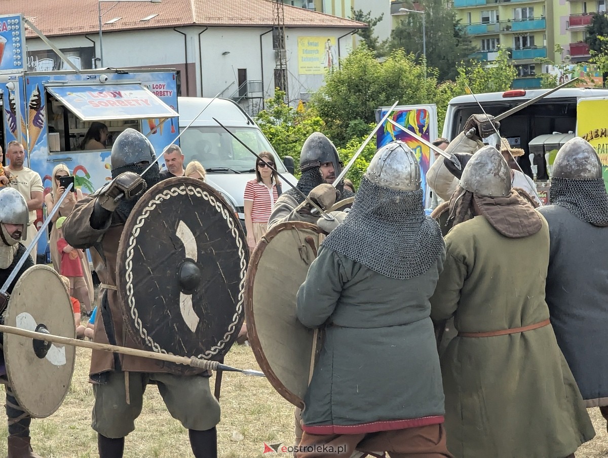 Piknik historyczny na osiedlu Centrum [01.06.2025] - zdjęcie #198 - eOstroleka.pl