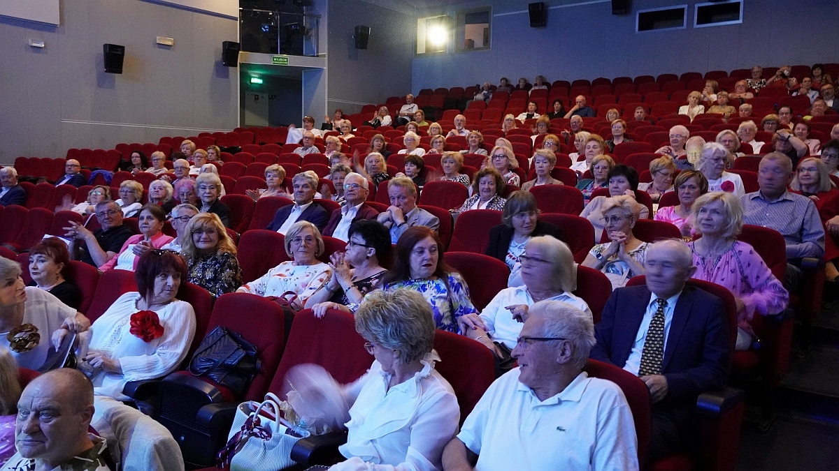 Zakończenie roku akademickiego 2024/25 w Ostrołęckim Uniwersytecie Trzeciego Wieku [02.06.2025] - zdjęcie #76 - eOstroleka.pl