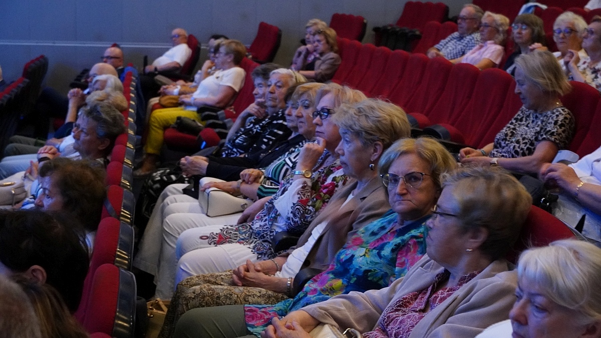 Zakończenie roku akademickiego 2024/25 w Ostrołęckim Uniwersytecie Trzeciego Wieku [02.06.2025] - zdjęcie #52 - eOstroleka.pl