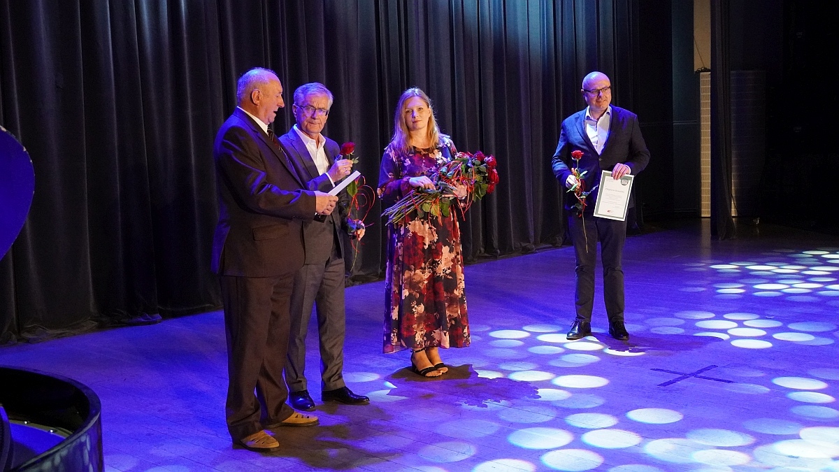 Zakończenie roku akademickiego 2024/25 w Ostrołęckim Uniwersytecie Trzeciego Wieku [02.06.2025] - zdjęcie #41 - eOstroleka.pl