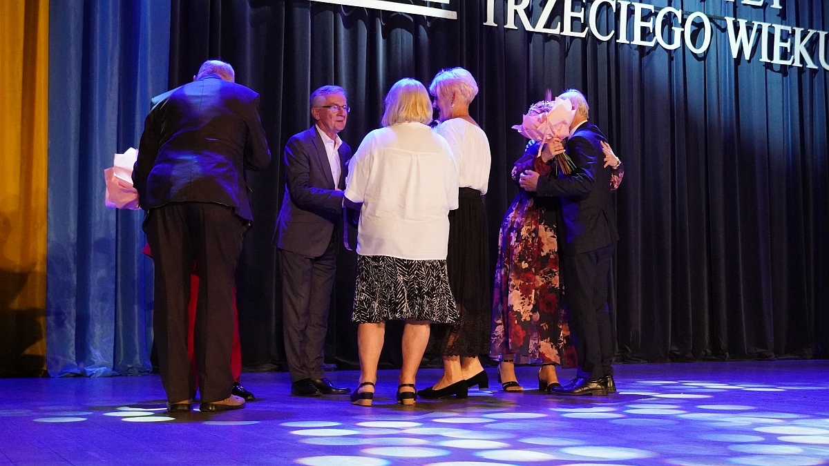 Zakończenie roku akademickiego 2024/25 w Ostrołęckim Uniwersytecie Trzeciego Wieku [02.06.2025] - zdjęcie #23 - eOstroleka.pl