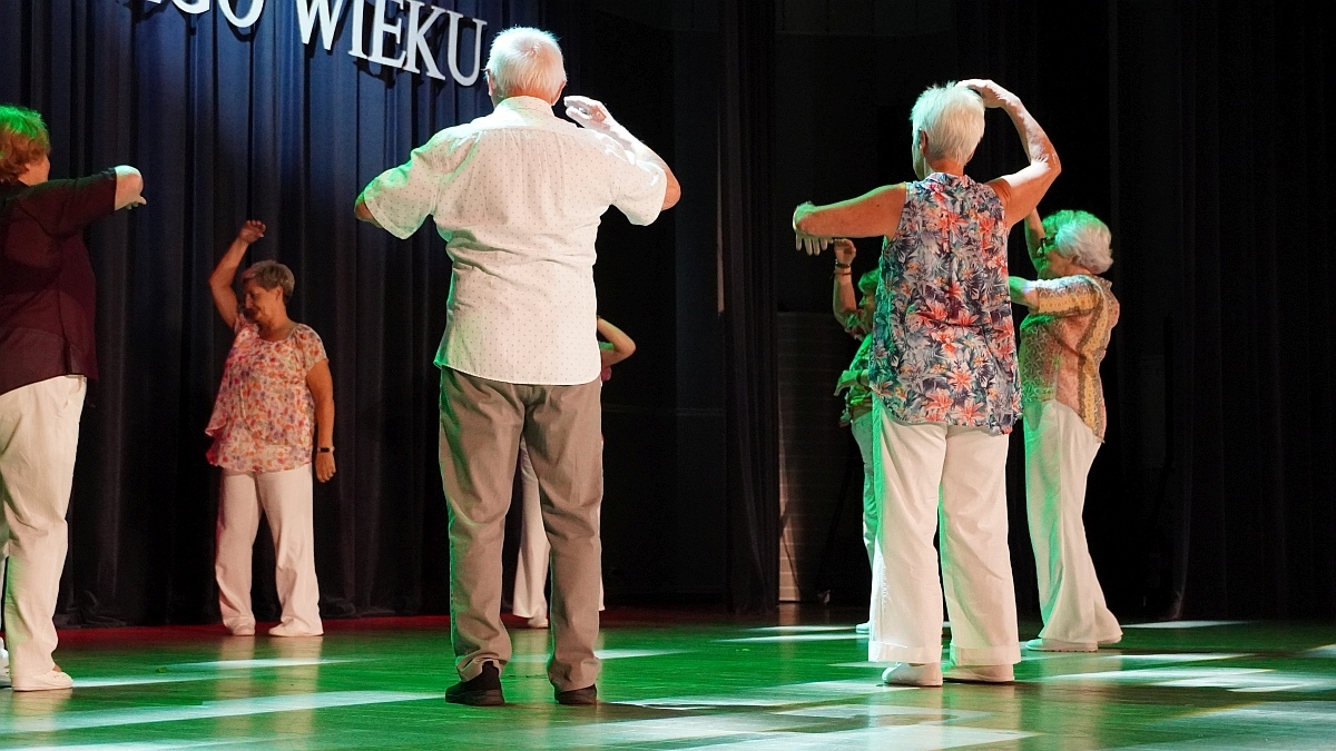 Zakończenie roku akademickiego 2024/25 w Ostrołęckim Uniwersytecie Trzeciego Wieku [02.06.2025] - zdjęcie #8 - eOstroleka.pl