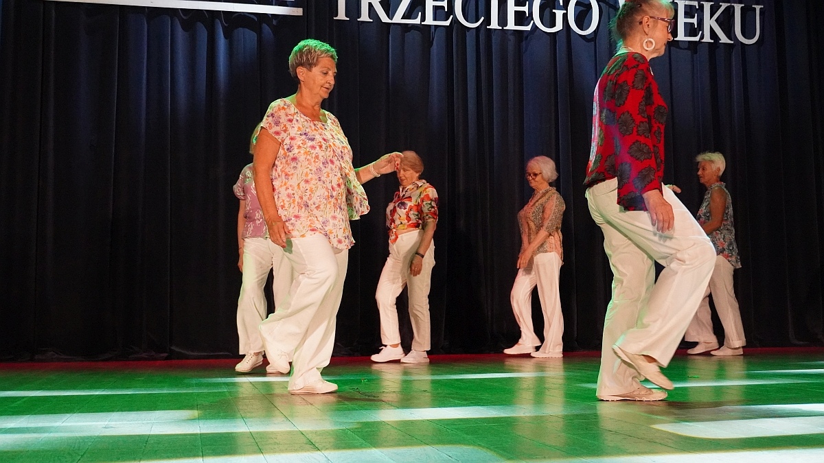 Zakończenie roku akademickiego 2024/25 w Ostrołęckim Uniwersytecie Trzeciego Wieku [02.06.2025] - zdjęcie #3 - eOstroleka.pl