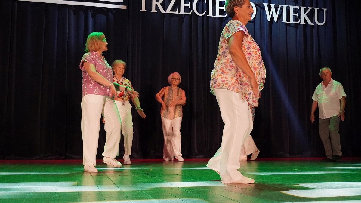 Zakończenie roku akademickiego 2024/25 w Ostrołęckim Uniwersytecie Trzeciego Wieku [02.06.2025] - zdjęcie #2 - eOstroleka.pl