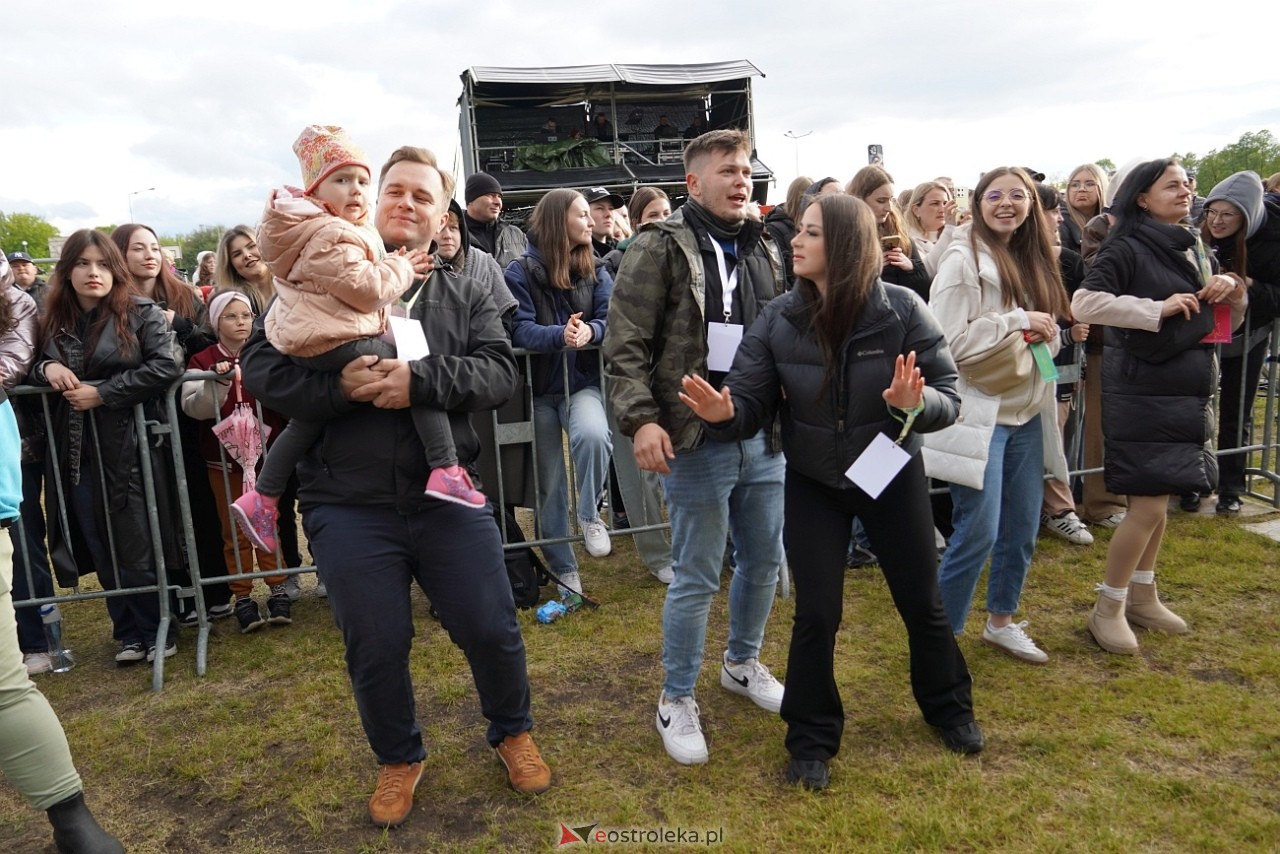 Dni Ostrołęki 2025: Dominik Dudek, Sarius i Pawbeats, Dawid Kwiatkowski [17.05.2025] - zdjęcie #163 - eOstroleka.pl