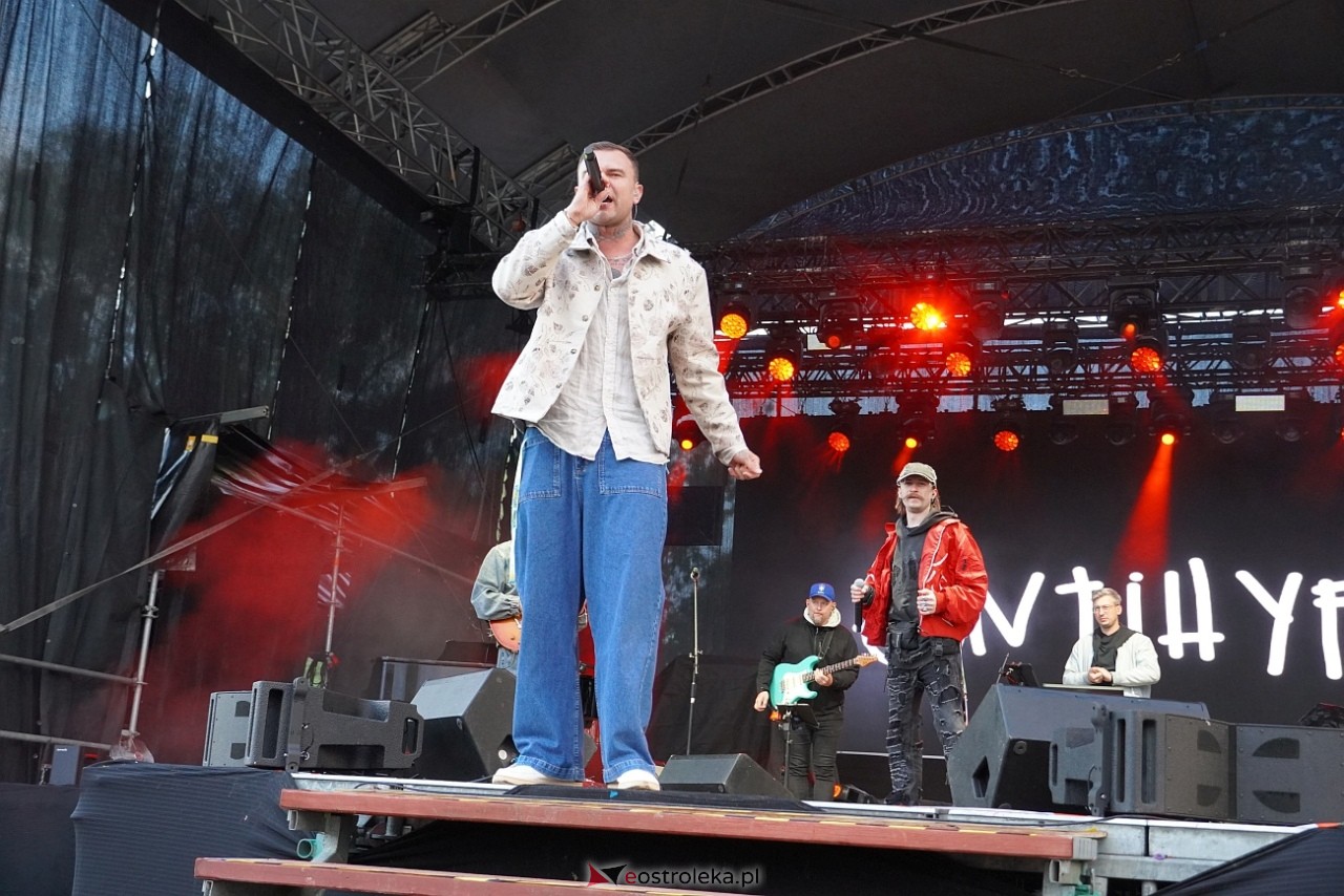 Dni Ostrołęki 2025: Dominik Dudek, Sarius i Pawbeats, Dawid Kwiatkowski [17.05.2025] - zdjęcie #136 - eOstroleka.pl