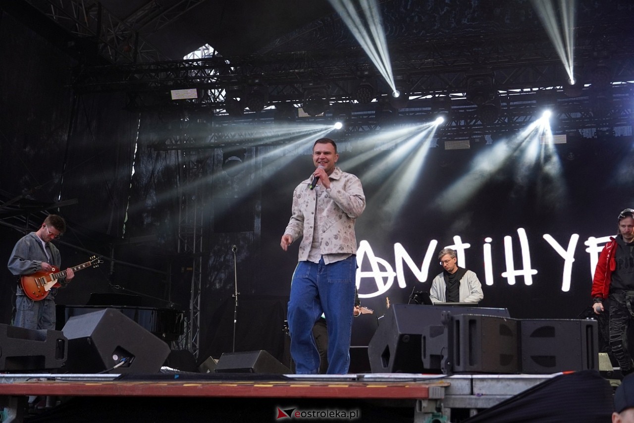 Dni Ostrołęki 2025: Dominik Dudek, Sarius i Pawbeats, Dawid Kwiatkowski [17.05.2025] - zdjęcie #130 - eOstroleka.pl