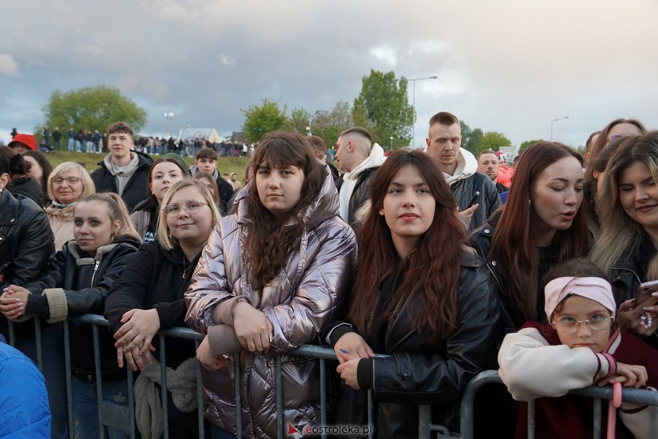 Dni Ostrołęki 2025: Dominik Dudek, Sarius i Pawbeats, Dawid Kwiatkowski [17.05.2025] - zdjęcie #122 - eOstroleka.pl