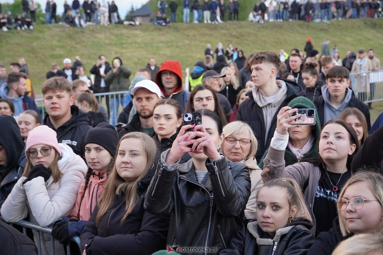 Dni Ostrołęki 2025: Dominik Dudek, Sarius i Pawbeats, Dawid Kwiatkowski [17.05.2025] - zdjęcie #112 - eOstroleka.pl