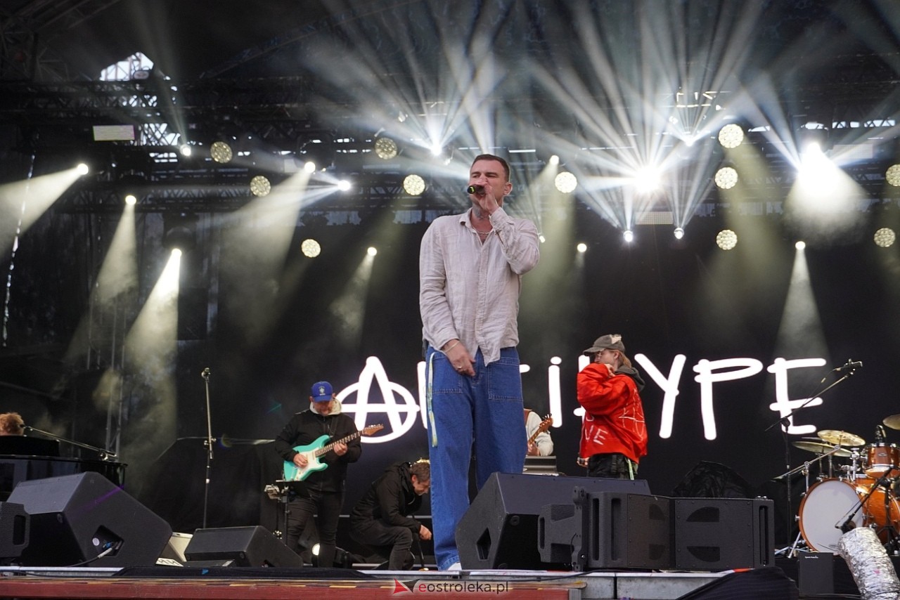 Dni Ostrołęki 2025: Dominik Dudek, Sarius i Pawbeats, Dawid Kwiatkowski [17.05.2025] - zdjęcie #102 - eOstroleka.pl