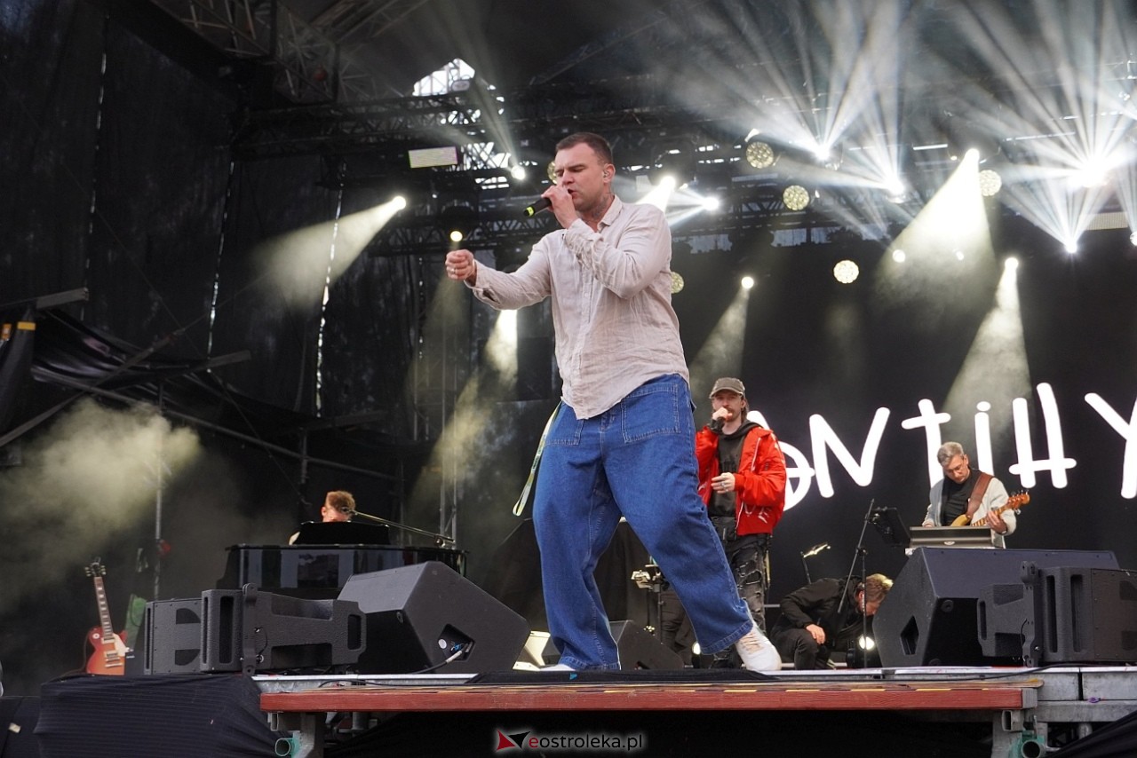 Dni Ostrołęki 2025: Dominik Dudek, Sarius i Pawbeats, Dawid Kwiatkowski [17.05.2025] - zdjęcie #100 - eOstroleka.pl