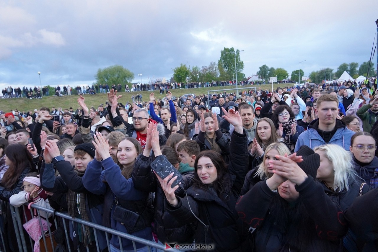 Dni Ostrołęki 2025: Dominik Dudek, Sarius i Pawbeats, Dawid Kwiatkowski [17.05.2025] - zdjęcie #111 - eOstroleka.pl