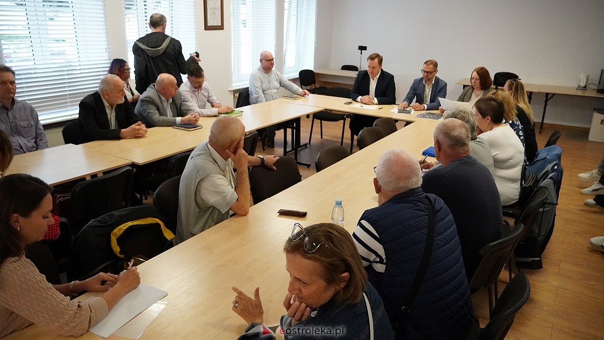 Kolejna runda negocjacji ws. budowy bloku komunalnego na osiedlu Wojciechowice [04.06.2025] - zdjęcie #23 - eOstroleka.pl