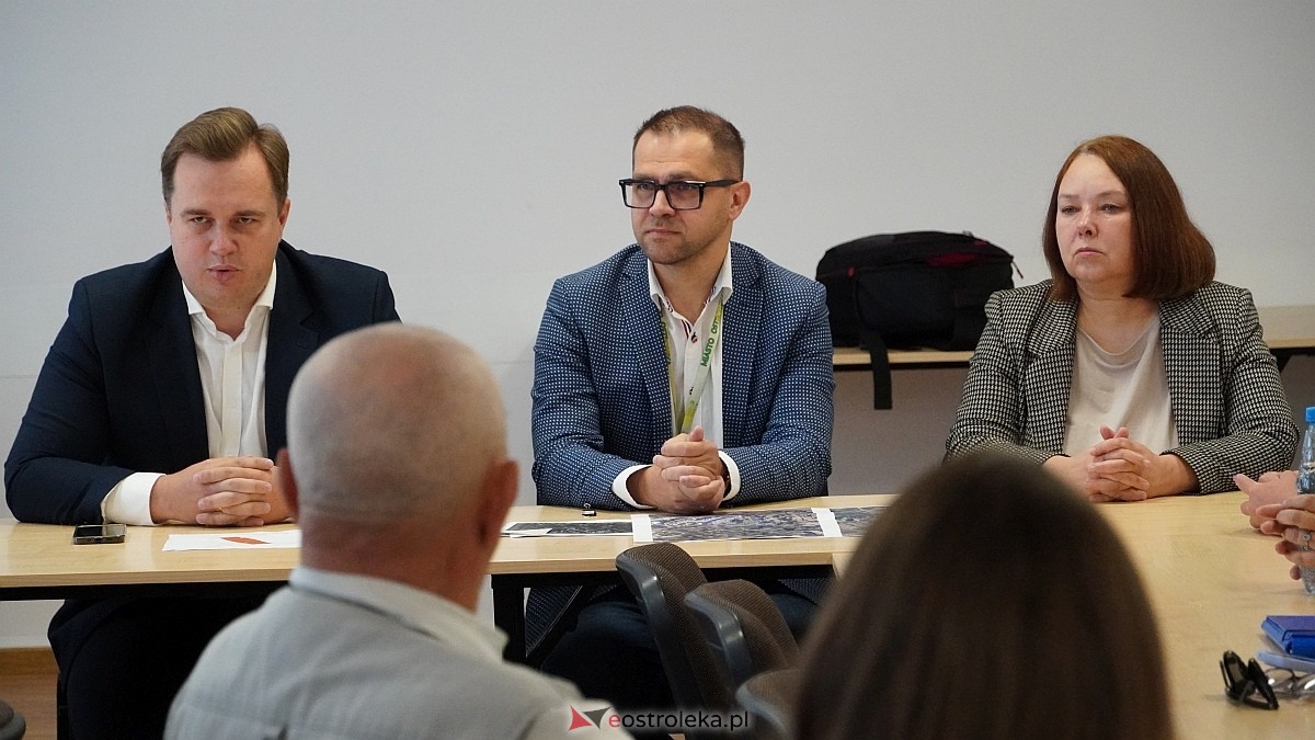 Kolejna runda negocjacji ws. budowy bloku komunalnego na osiedlu Wojciechowice [04.06.2025] - zdjęcie #19 - eOstroleka.pl