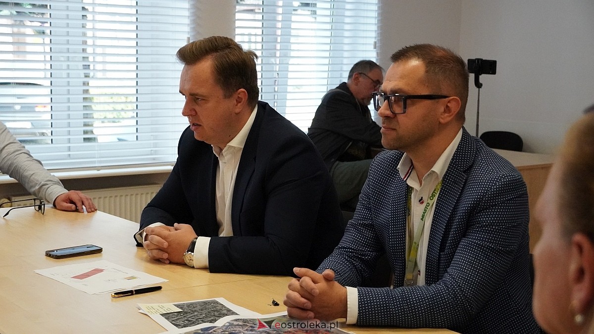 Kolejna runda negocjacji ws. budowy bloku komunalnego na osiedlu Wojciechowice [04.06.2025] - zdjęcie #10 - eOstroleka.pl
