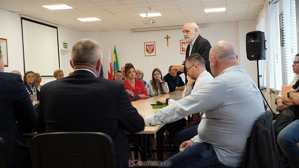 Kolejna runda negocjacji ws. budowy bloku komunalnego na osiedlu Wojciechowice [04.06.2025] - zdjęcie #6 - eOstroleka.pl