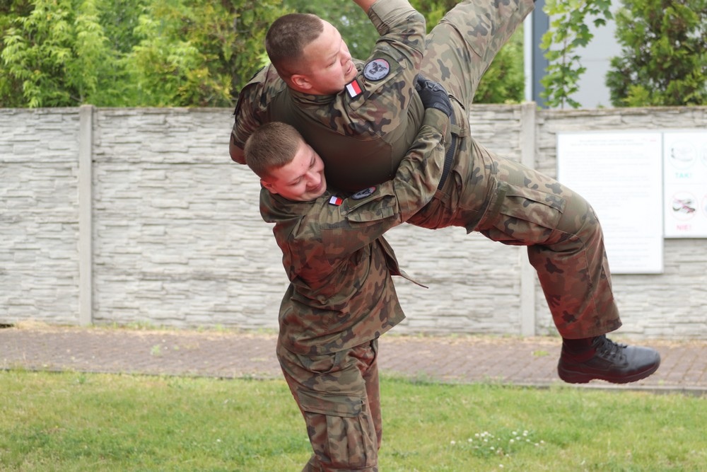 Piknik Mundurowy i Egzamin Sprawnościowy w ZSZ nr 2 w Ostrołęce [03.06.2025] - zdjęcie #22 - eOstroleka.pl