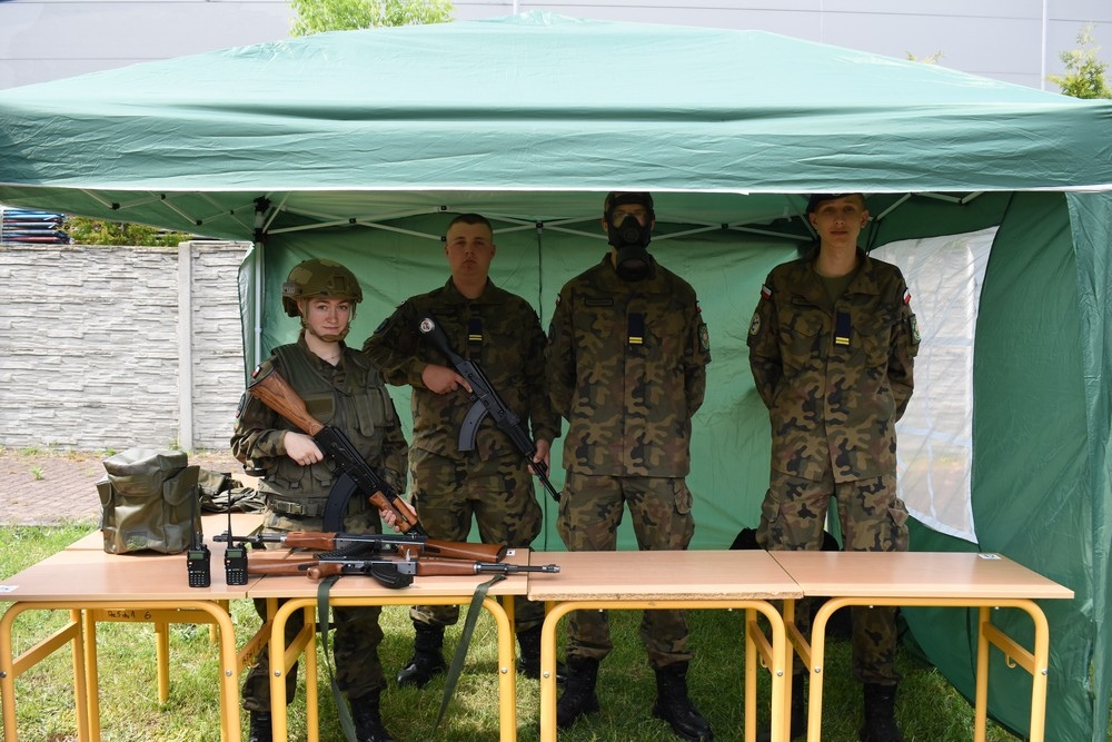 Piknik Mundurowy i Egzamin Sprawnościowy w ZSZ nr 2 w Ostrołęce [03.06.2025] - zdjęcie #18 - eOstroleka.pl