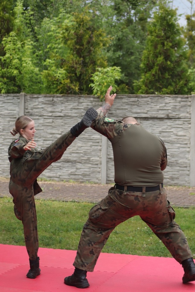 Piknik Mundurowy i Egzamin Sprawnościowy w ZSZ nr 2 w Ostrołęce [03.06.2025] - zdjęcie #17 - eOstroleka.pl