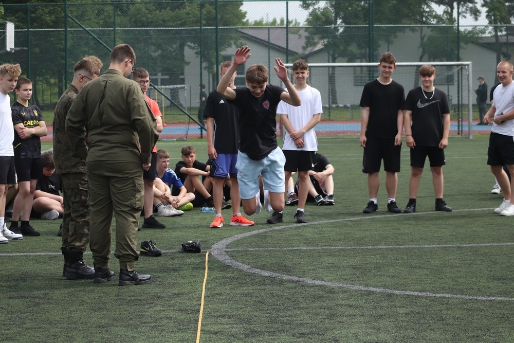 Piknik Mundurowy i Egzamin Sprawnościowy w ZSZ nr 2 w Ostrołęce [03.06.2025] - zdjęcie #14 - eOstroleka.pl